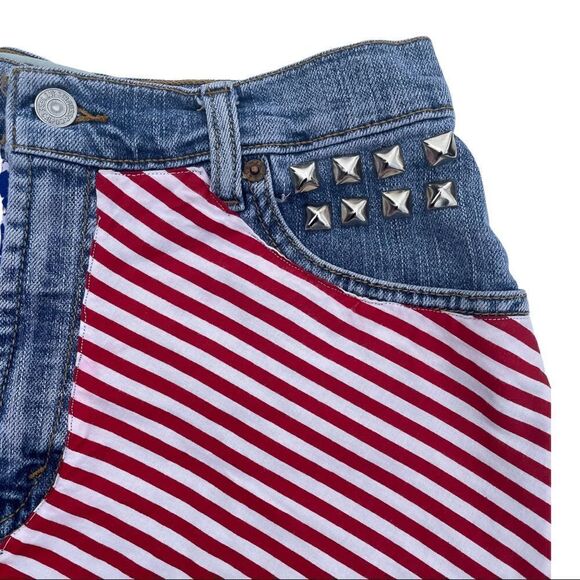Levi’s Jean Shorts Cut OffsRed White Blue American Flag Button Fly Relaxed 8 - Picture 3 of 8